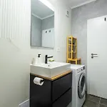 Mo Host Nest شقة