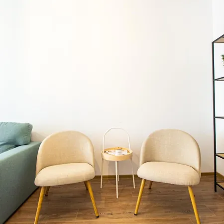 Mo Host Nest Apartment