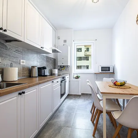 Mo Host Nest Apartment Brasov