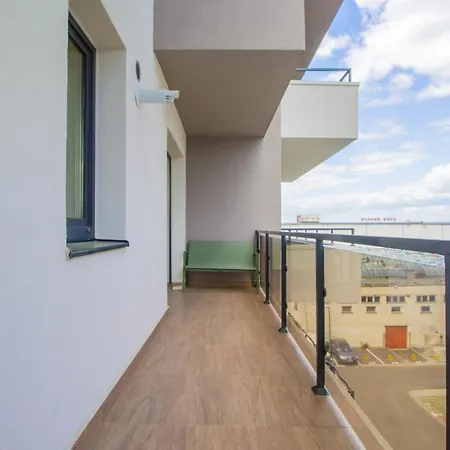 Mo Host Nest * Брашов