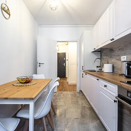 Apartment Mo Host Nest Brasov