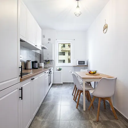 Mo Host Nest Apartment